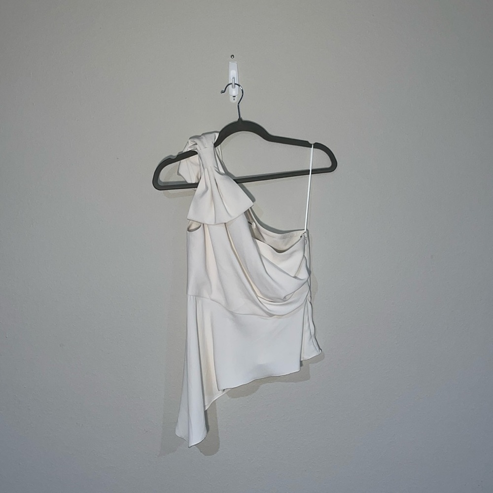 Amanda Uprichard White One-Shoulder Top w/ bow size Small